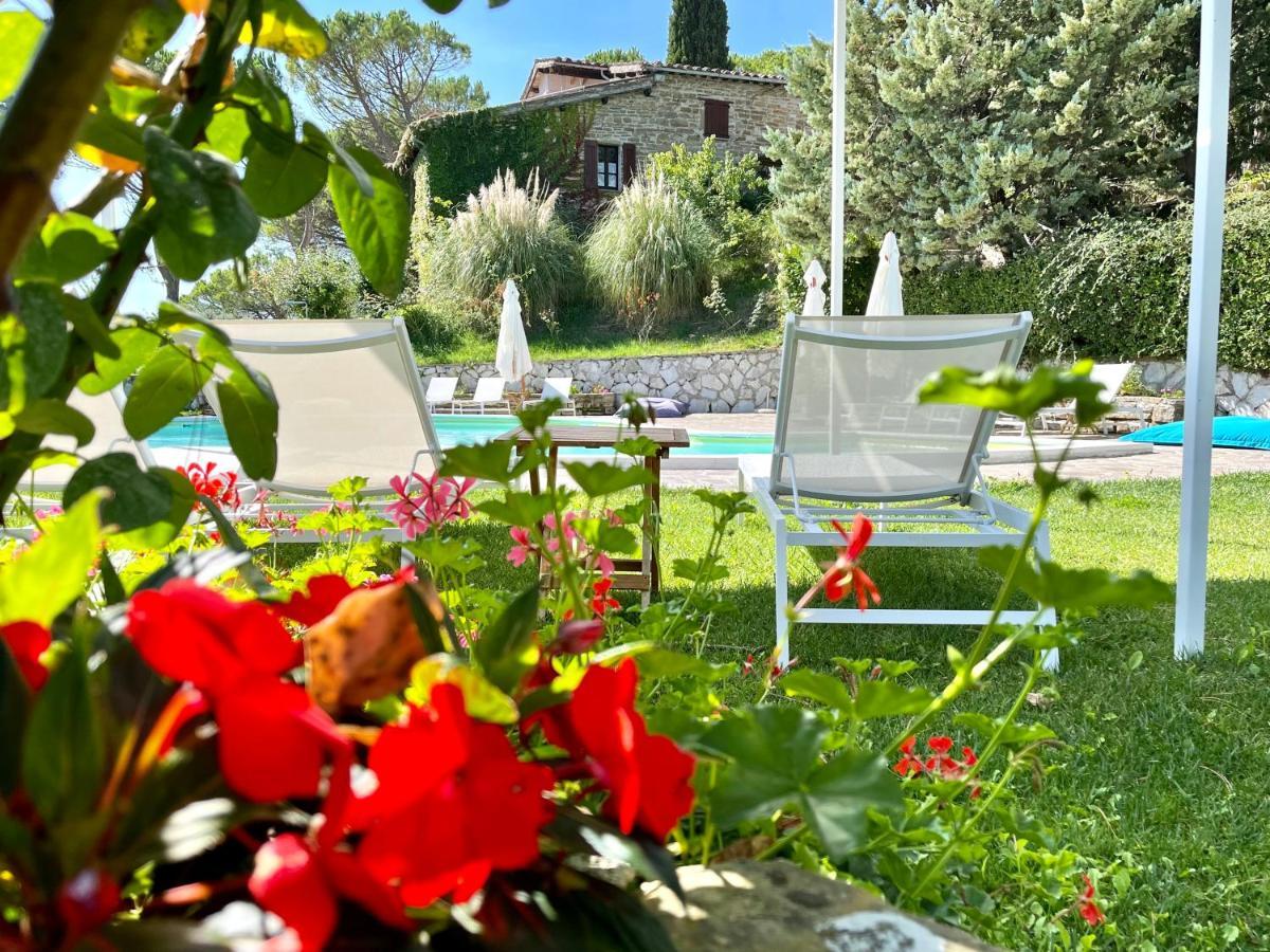 La Panoramica Gubbio - Maison De Charme - Casette E Appartamenti Self Catering Per Vacanze Meravigliose! Eksteriør bilde