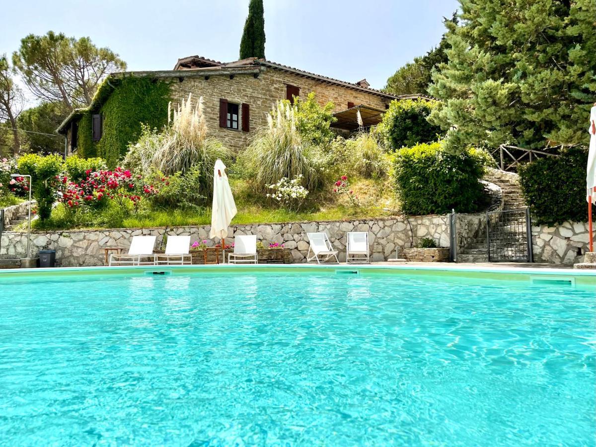 La Panoramica Gubbio - Maison De Charme - Casette E Appartamenti Self Catering Per Vacanze Meravigliose! Eksteriør bilde
