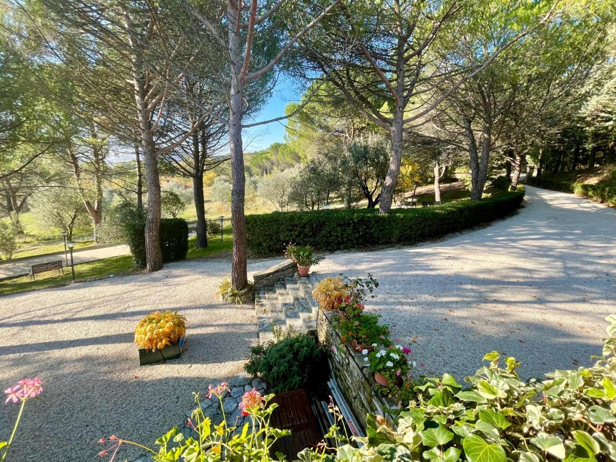La Panoramica Gubbio - Maison De Charme - Casette E Appartamenti Self Catering Per Vacanze Meravigliose! Eksteriør bilde
