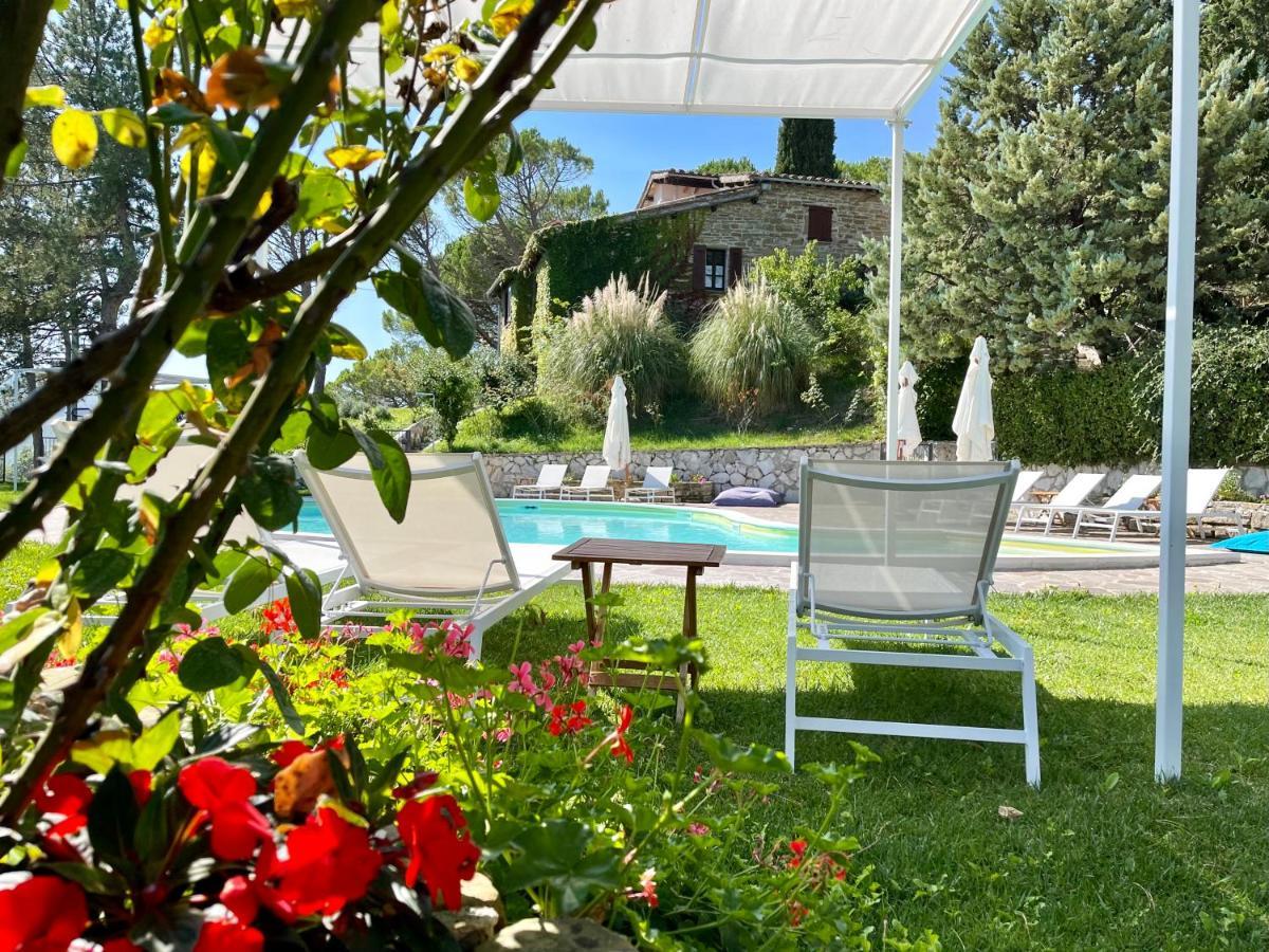 La Panoramica Gubbio - Maison De Charme - Casette E Appartamenti Self Catering Per Vacanze Meravigliose! Eksteriør bilde