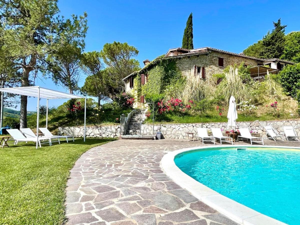La Panoramica Gubbio - Maison De Charme - Casette E Appartamenti Self Catering Per Vacanze Meravigliose! Eksteriør bilde